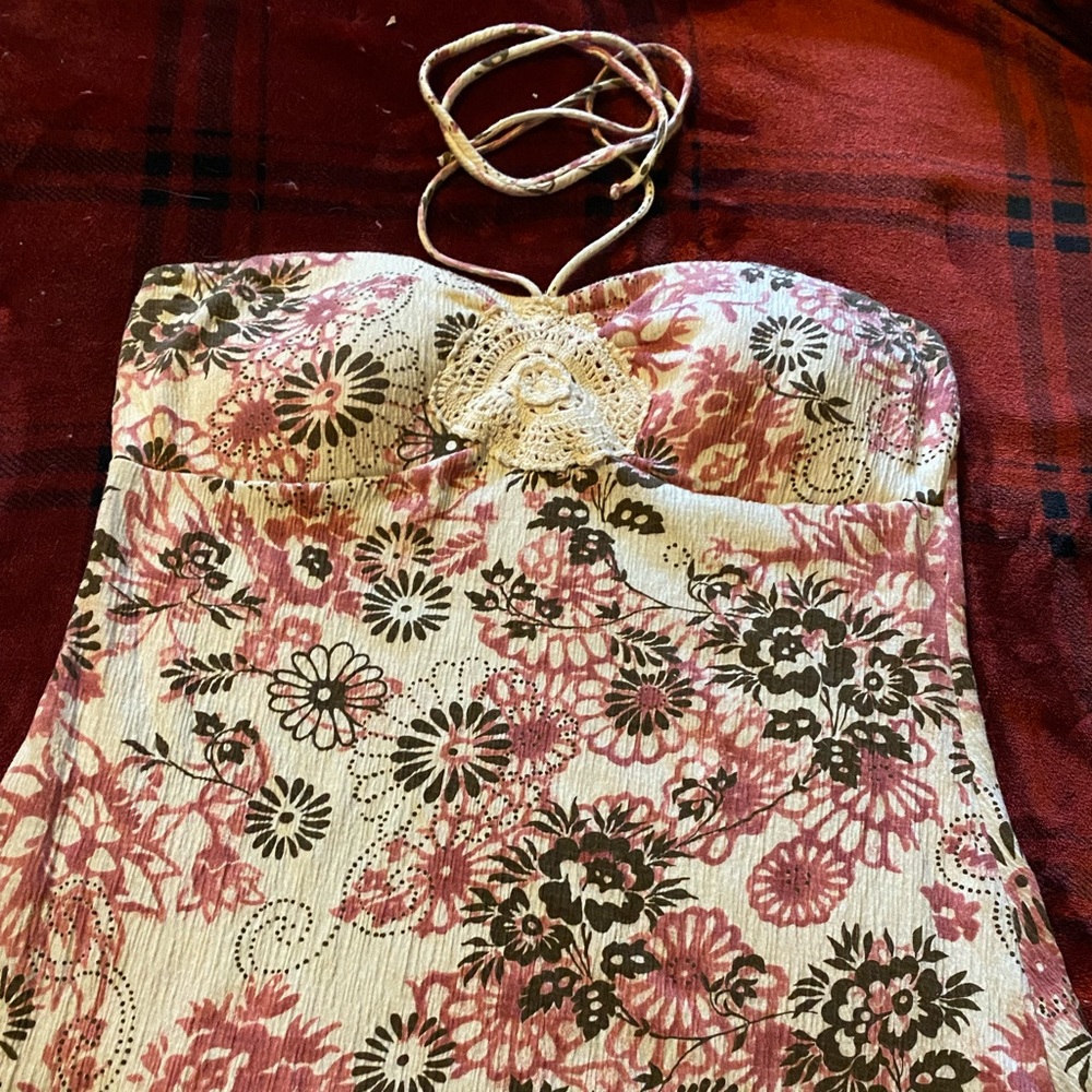 Really cute flower crop top with tie on top
